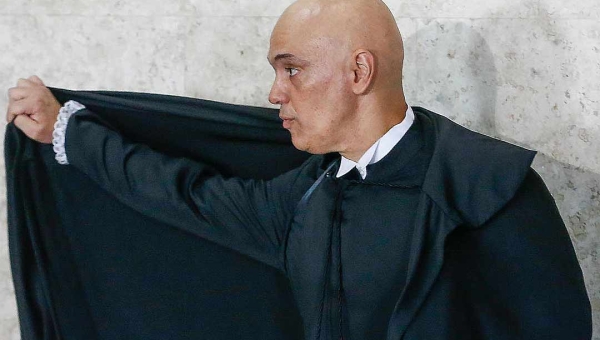 Alexandre de Moraes manda Polícia Federal fazer ‘varredura’ em celular de acreana acusada de participação em atos golpistas